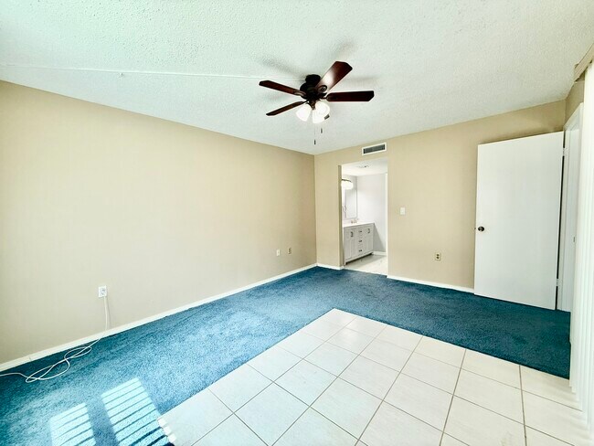 Building Photo - 2400 Winding Creek Blvd
