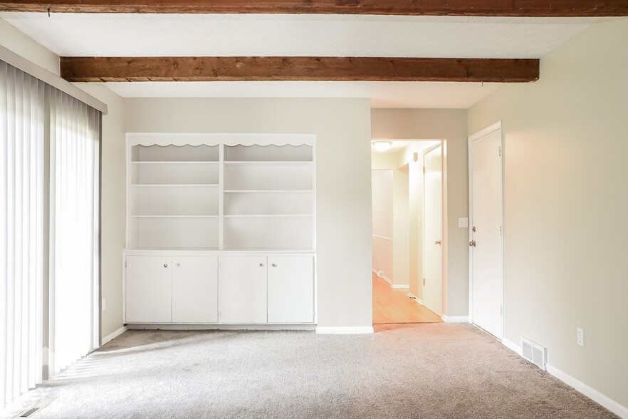 Building Photo - 9649 Shalemar Dr