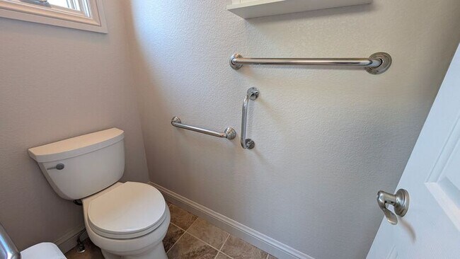 Building Photo - 2795 Stonewall Heights