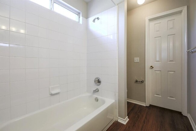 Building Photo - 14904 Antique Finish Dr