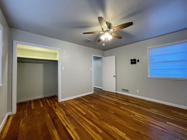 Building Photo - Your Perfect Ranch-Style Retreat – Big Spring’s Best-Kept Secret!