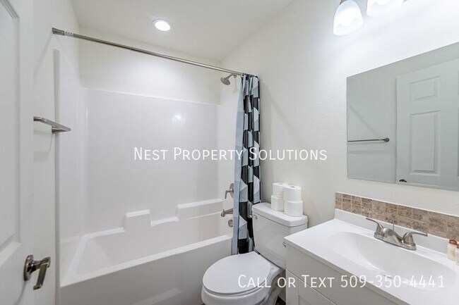 Building Photo - 2705 W Marina Dr