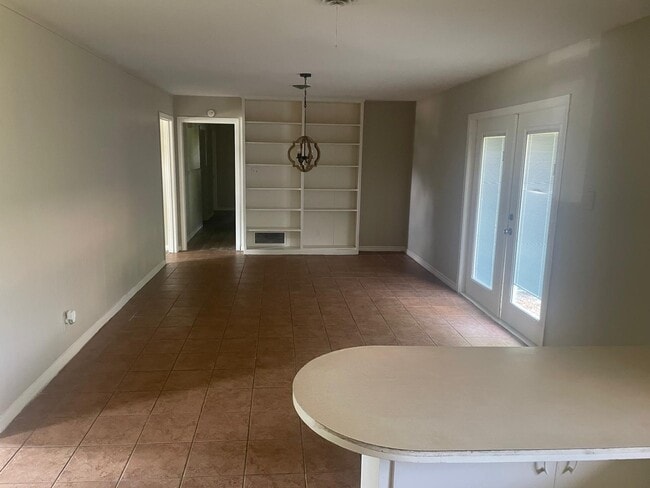 Building Photo - 3520 Lazy Ln