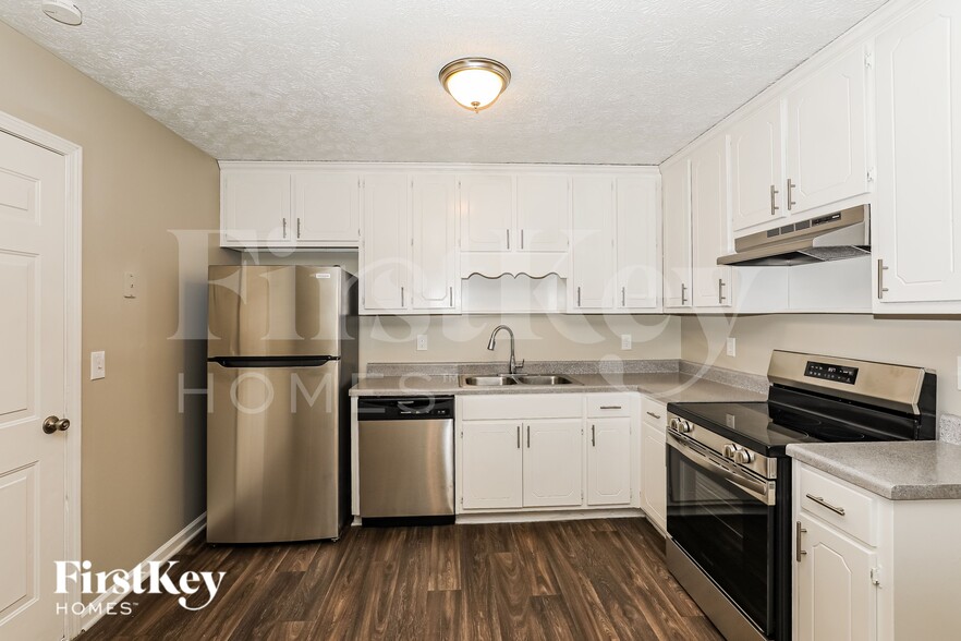 Building Photo - 161 Caldwell Dr