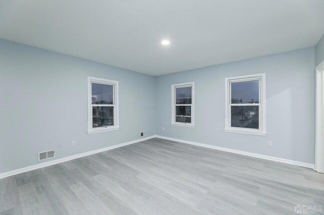 Building Photo - 80 Heald St