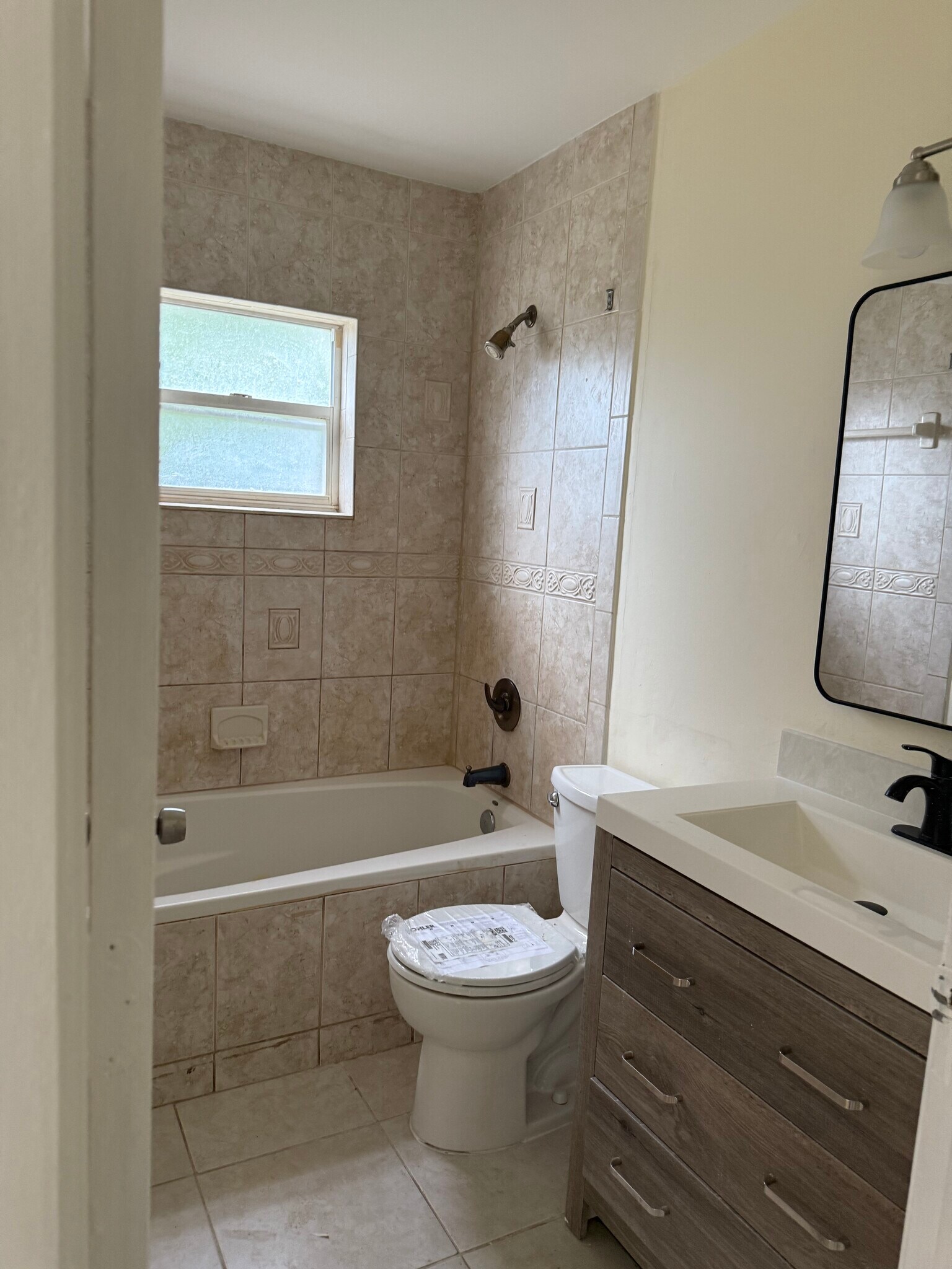 Building Photo - 6153 Moonbeam Dr