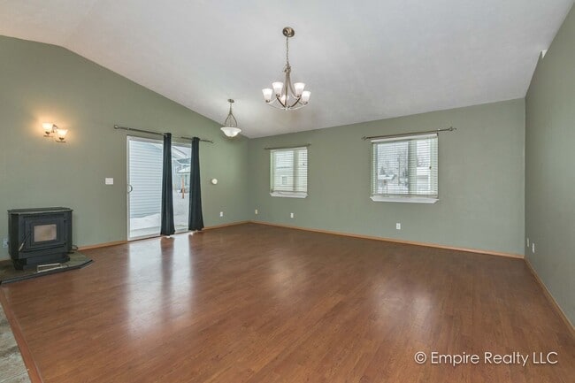 Building Photo - 834 Marquette Loop