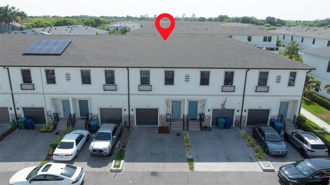 Building Photo - 1137 SW 7th Ct