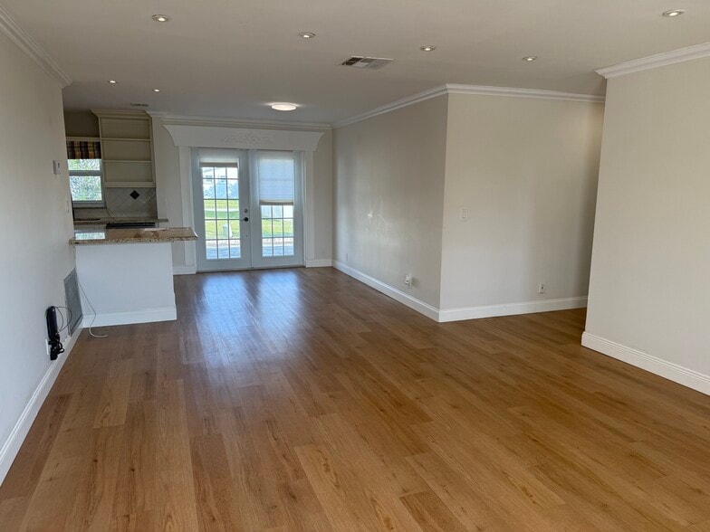 Building Photo - 1504 SW 18th St