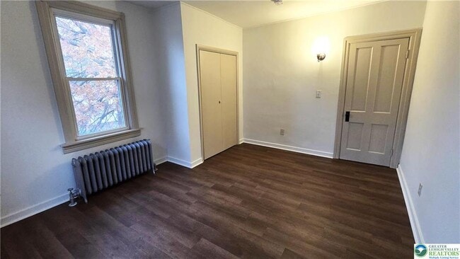 Building Photo - 735 W Broad St