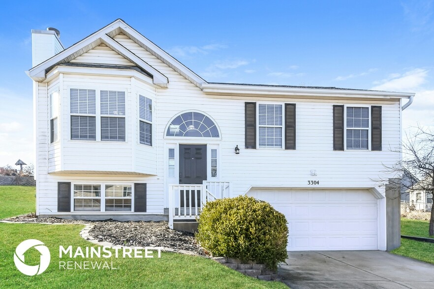 Building Photo - 3304-3305 5 Oaks Dr