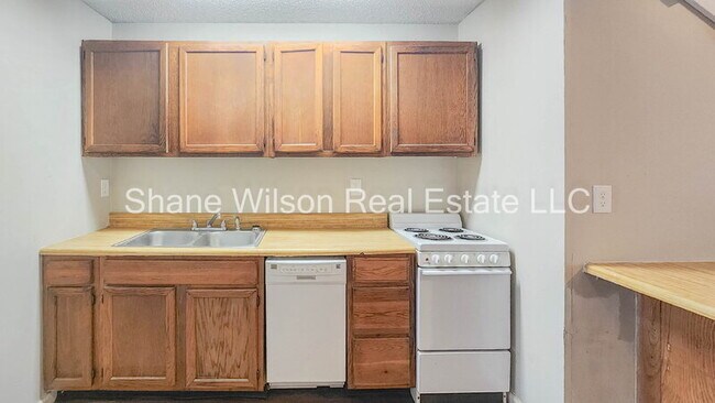 Building Photo - 3321 Steeple Cir NE