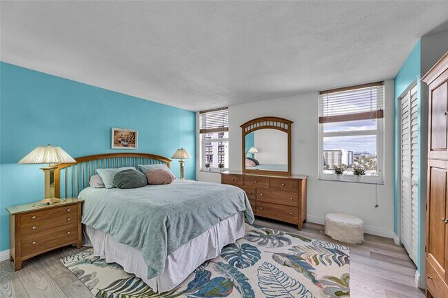 Building Photo - 3015 N Ocean Blvd