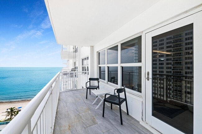 Building Photo - 3850 Galt Ocean Dr