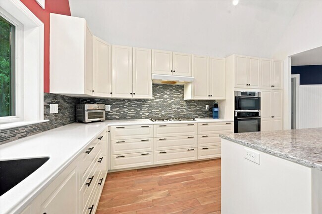 Building Photo - Available August 15th | Rare Architectural Dome Home on 2.5 Private Acres