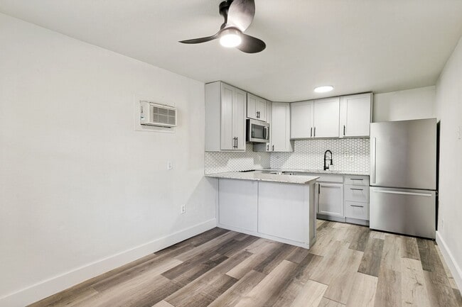 Building Photo - CHARMING 1-BEDROOM CASITA IN DENVER HEIGHTS