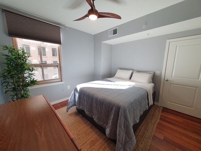 Building Photo - 888 N Quincy St