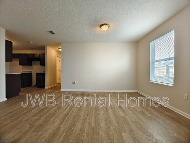 Building Photo - 8606 Eaton Ave