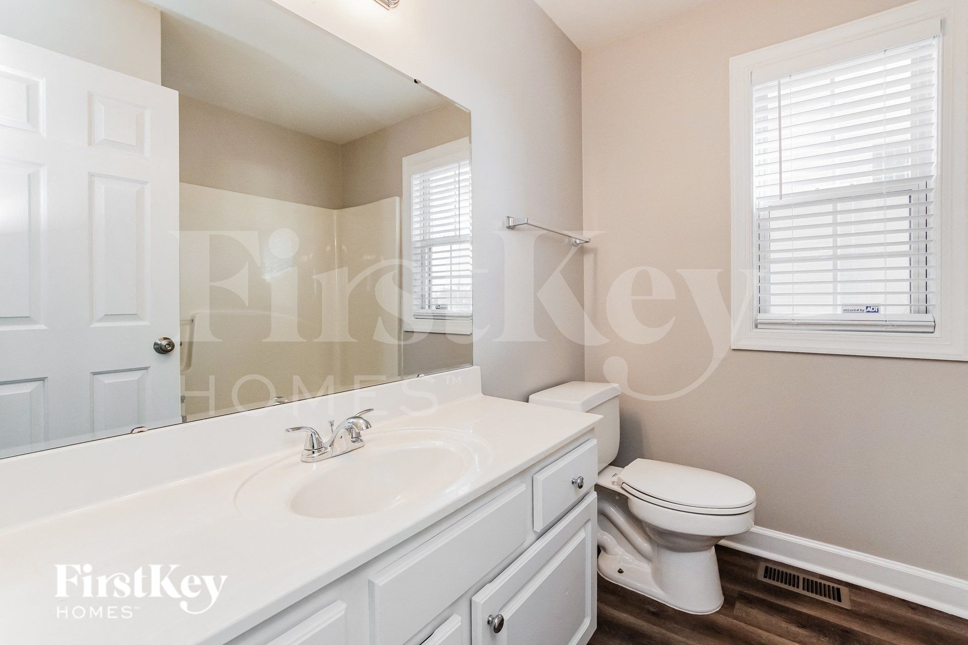 Building Photo - 4104 Mangrove Dr