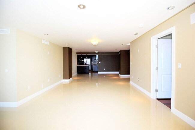 Building Photo - 1360 S Ocean Blvd