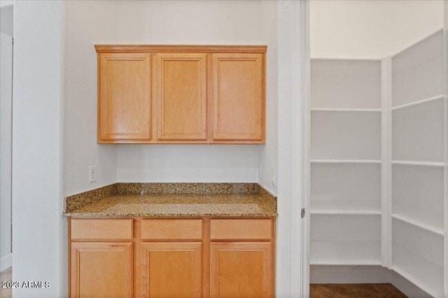 Building Photo - 2413 W Sienna Bouquet Pl