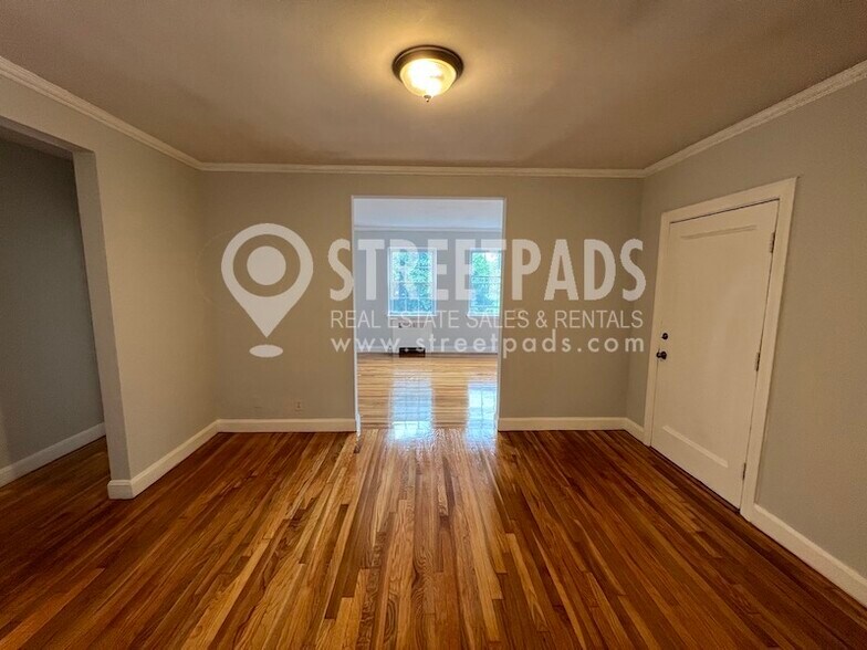 Building Photo - 1153 Beacon St