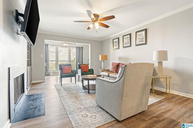 Building Photo - 1909 16th Ave S