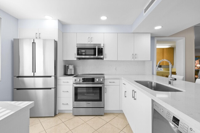 Building Photo - 501 S Seas Dr