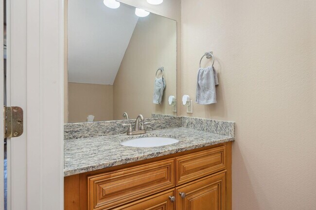 Building Photo - 406 Arbor Lake Dr