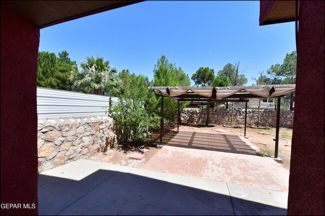 Building Photo - 12121 Tower Hill Dr