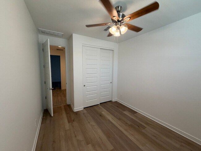 Building Photo - 36375 W Leonessa Ave