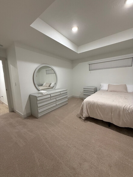 Building Photo - 385 Taft St