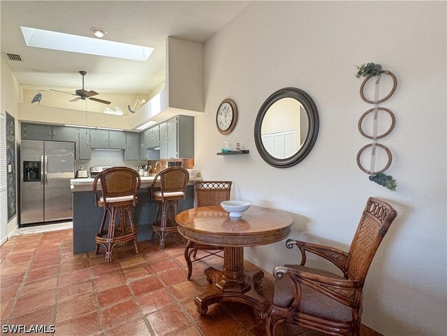 Building Photo - 1042 Oak Forest Dr