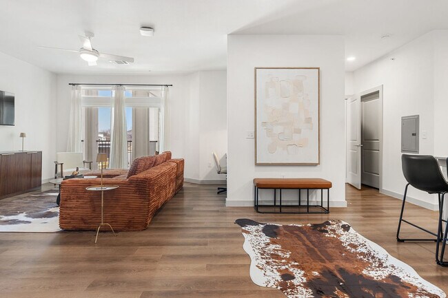 Building Photo - 1301 Leah Ave