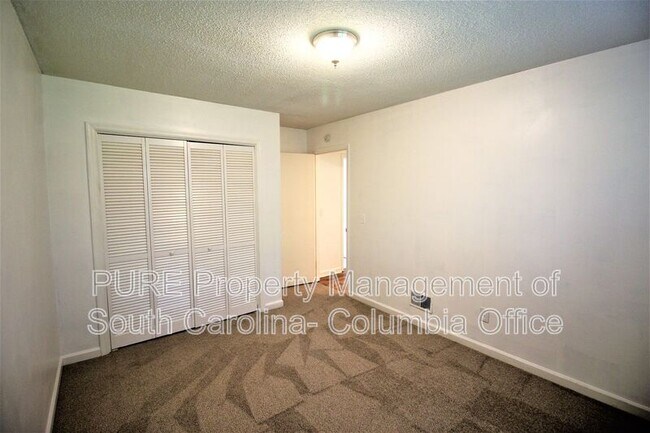 Building Photo - 206 Grantham Rd