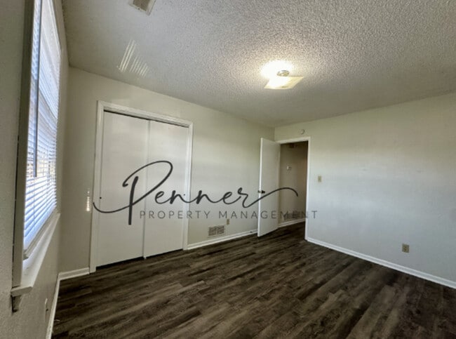 Building Photo - 105 SW 20th St