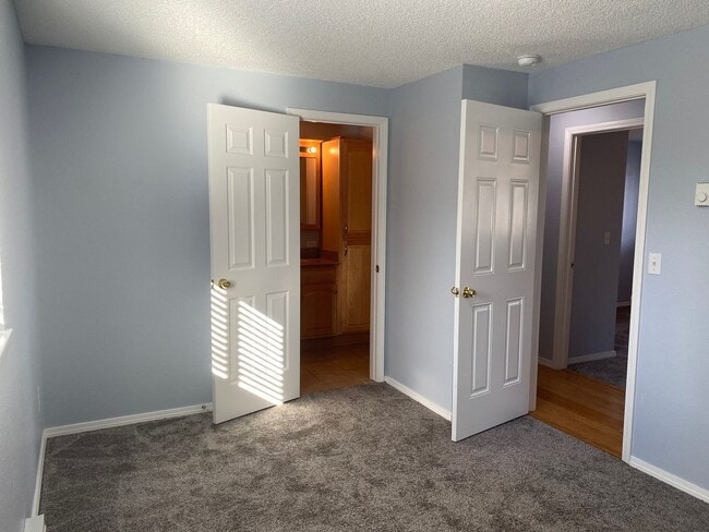 Building Photo - 4bd/1.75ba Carnation House