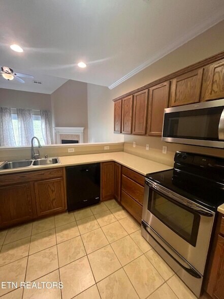 Building Photo - 5408 Oak Harbor Ln