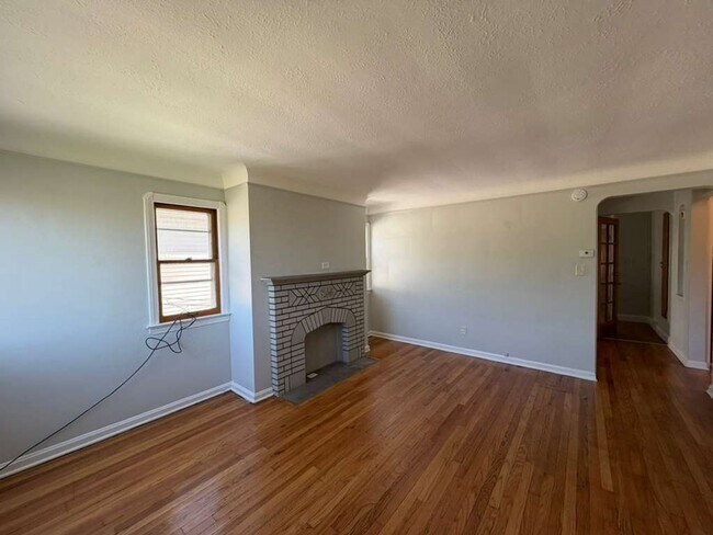 Building Photo - 1482 Dille Rd