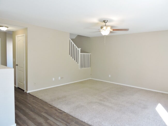 Building Photo - 4 BEDROOM 2 1/2 BATHROOM WITH OFFICE AND LOFT