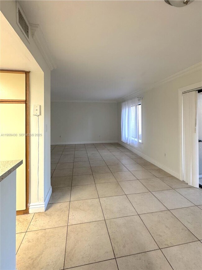 Building Photo - 3215 Coral Lake Dr