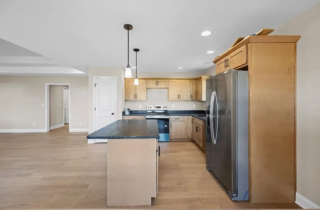 Building Photo - 602 Victoria Wy