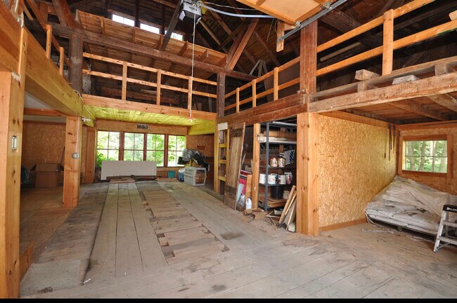 Building Photo - 38 Church St