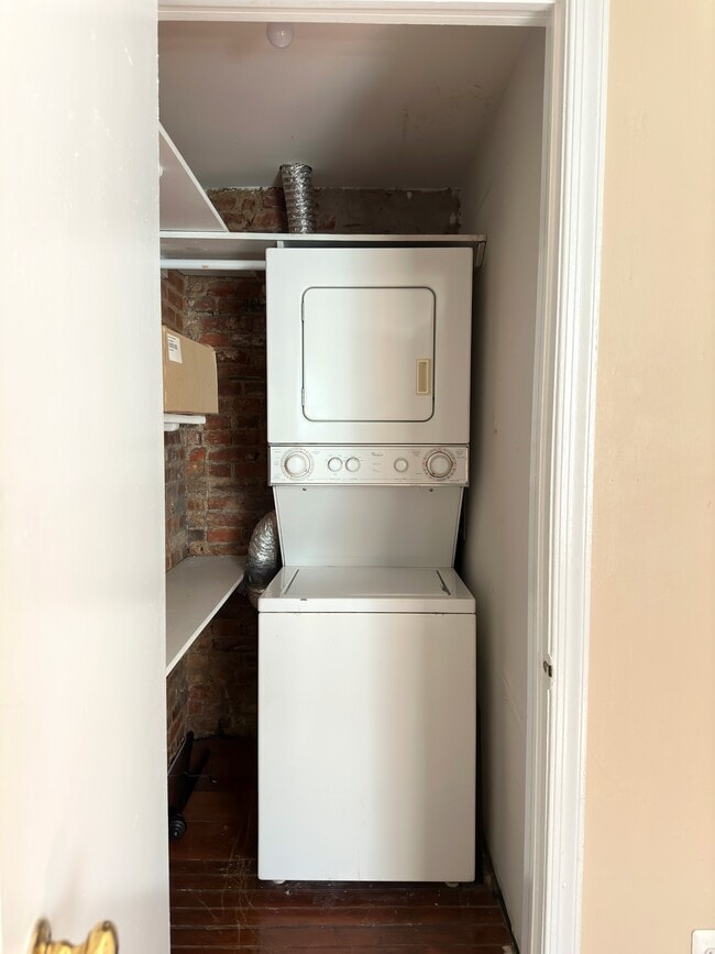 Building Photo - 623 American#F