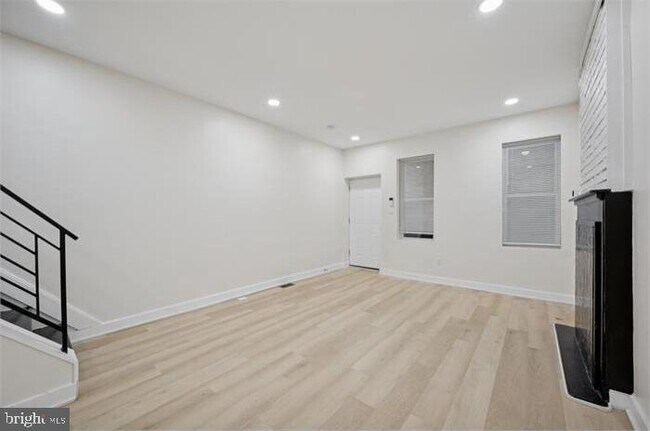 Building Photo - 1819 N Judson St