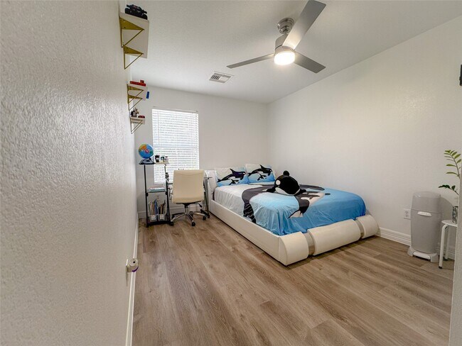 Building Photo - 18323 River Sage Dr