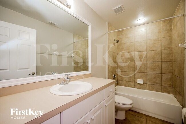 Building Photo - 1823 Laurie St