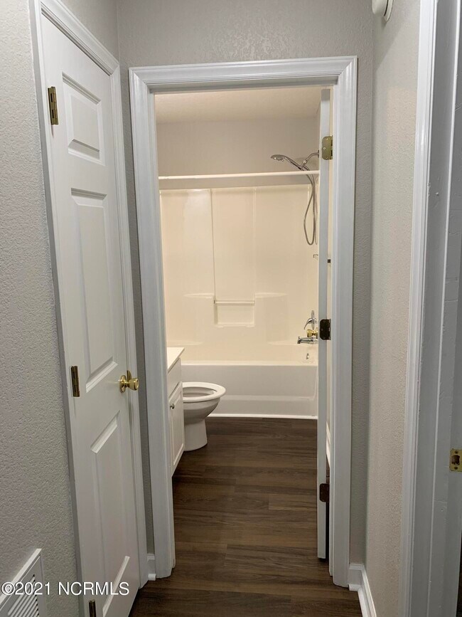 Building Photo - 4153 Brook Creek Ln