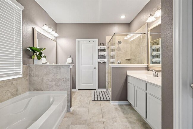 Building Photo - 408 Ravello St