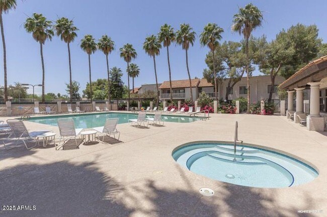 Building Photo - 8651 E Royal Palm Rd